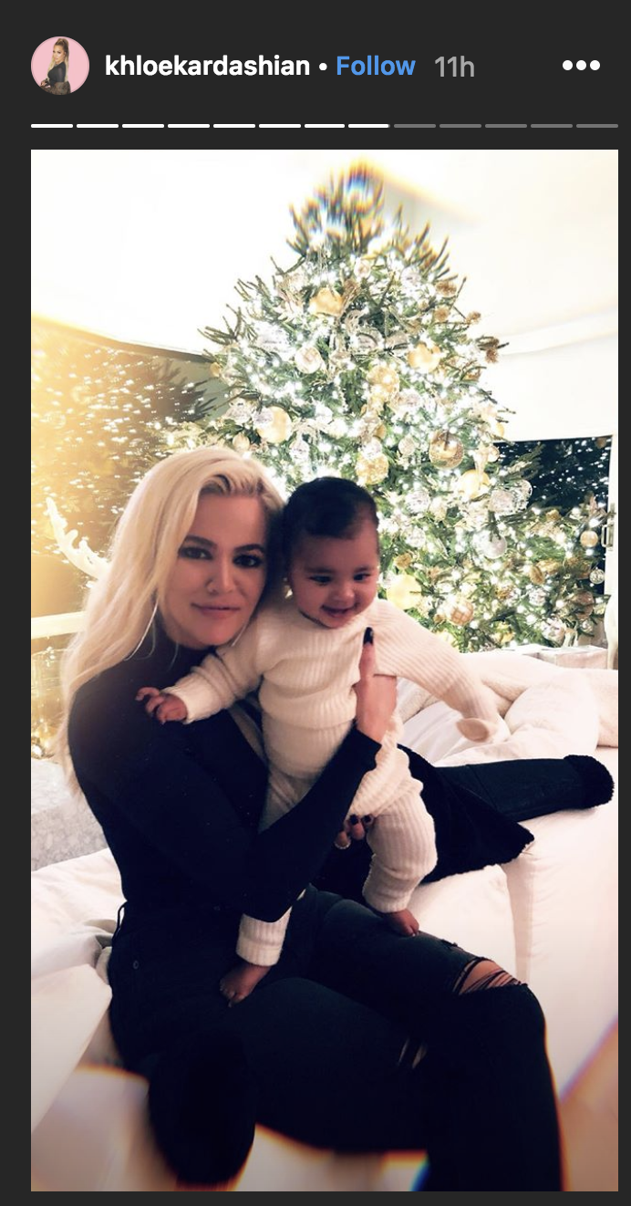 true-thompson-khloe-kardashian-arvore-de-natal