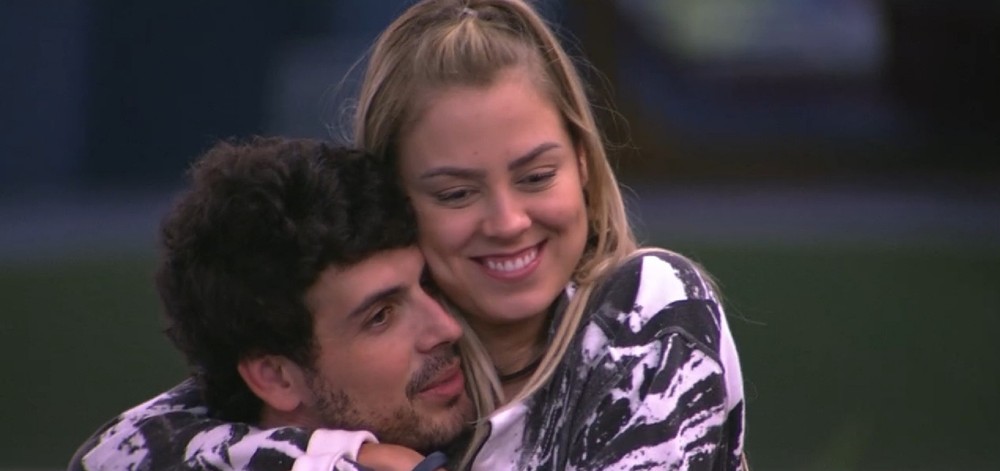 BBB19: primeiro triângulo amoroso da edição tem quatro pessoas?