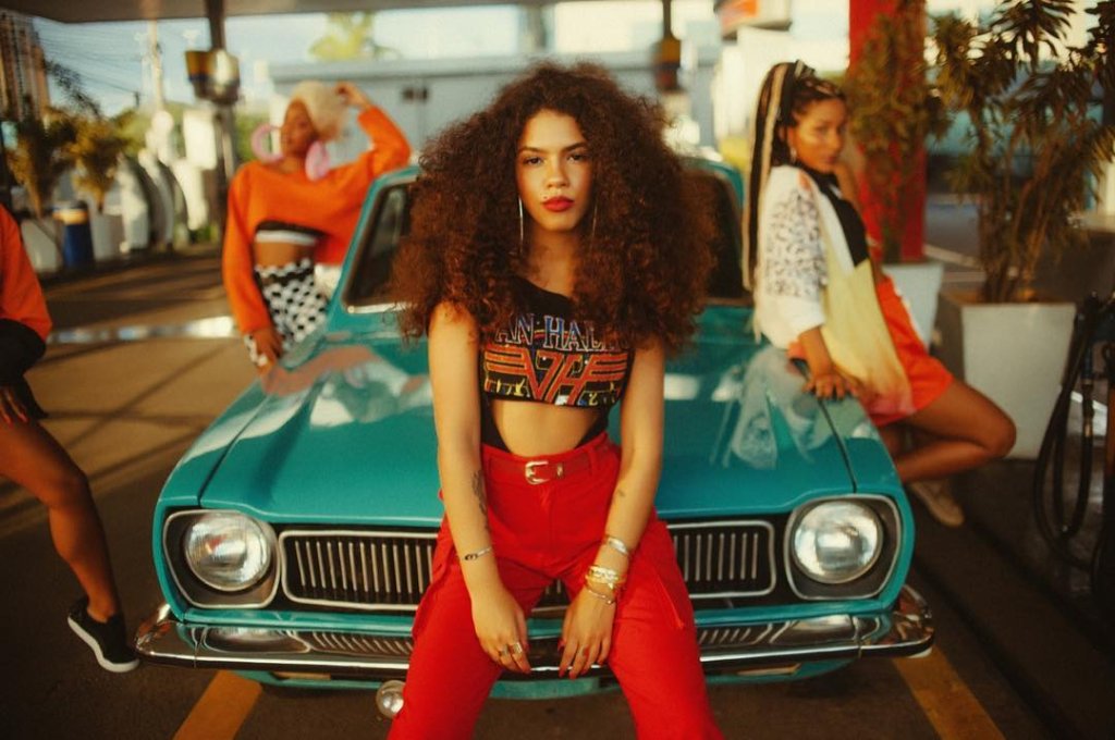 Aposta da música pop, Maria lança seu primeiro clipe, Toda Vez