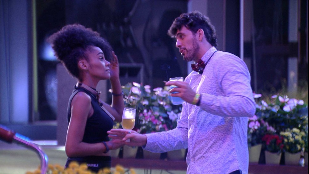 BBB19: Maycon e Gabi fazem as pazes (ou quase) na Festa Moda