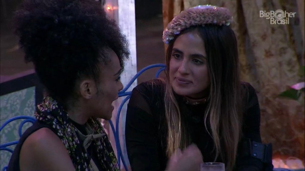 BBB19: sem Hana na casa, fãs querem namoro de Gabi e Carol