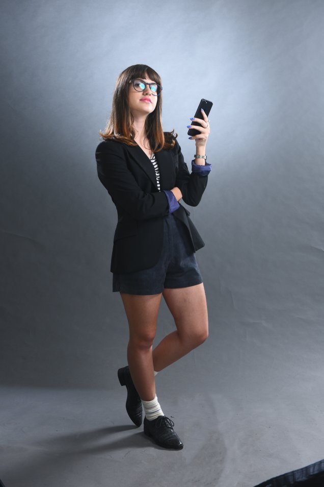 Belinha (Giovanna Grigio) é umas das amigas de Cintia e ataca como jornalista e influencer, registrando todos os ~bastidores~ da escola para as redes sociais. Belinha (Giovanna Grigio) é umas das amigas de Cintia e ataca como jornalista e influencer, registrando todos os ~bastidores~ da escola para as redes sociais.