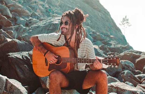 Fiz esse EP pra você! Gabriel Elias lança três versões da mesma música a pedido de fãs
