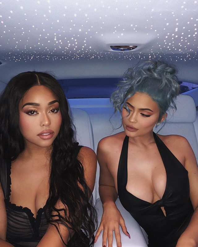 Jordyn Woods estava com Kylie Jenner antes do boato de traição ser exposto