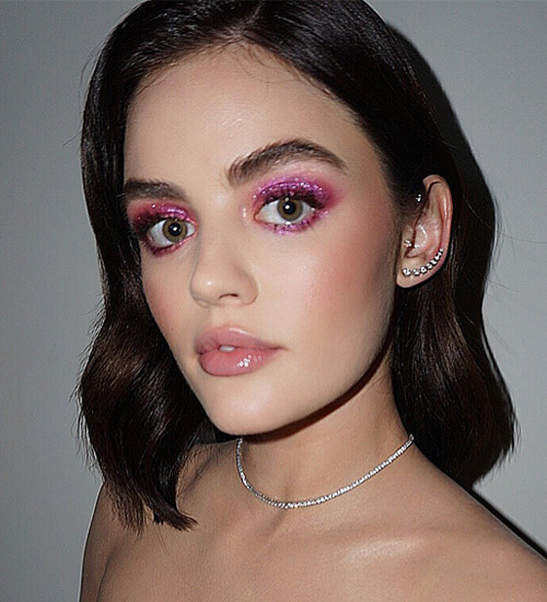 lucy-hale-maquiagem-rosa