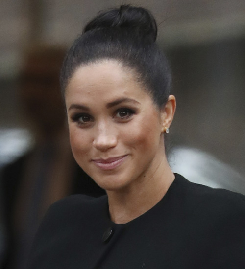 Mãe de Meghan Markle chega a Londres para esperar nascimento do bebê real