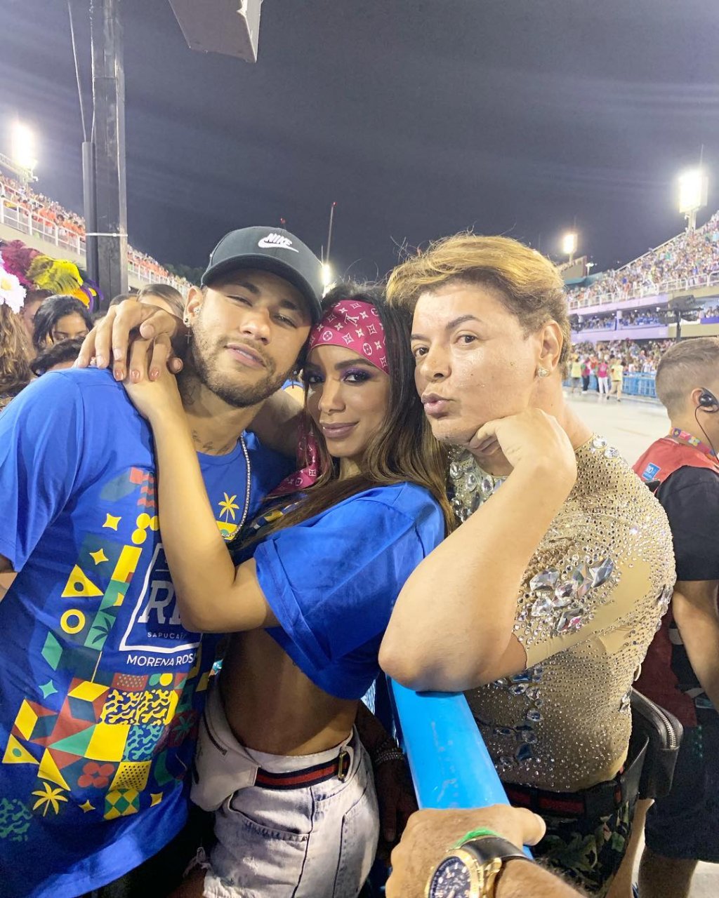 Anitta desmente que beijou Neymar: “sou amiga dele há muitos anos”