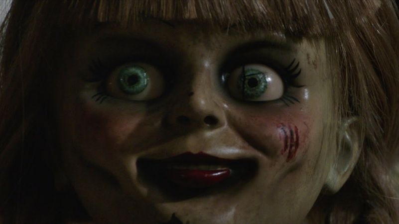 O trailer de Annabelle 3: De Volta Para Casa é só para os fortes