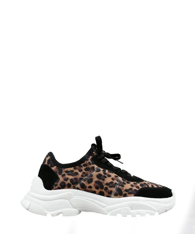 Tênis chunky de animal print (R$ 189,99*). Tênis chunky de animal print (R$ 189,99*).