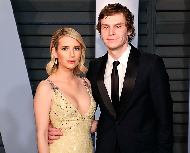 Separada de Evan Peters, Emma Roberts estaria com outro ator, diz site