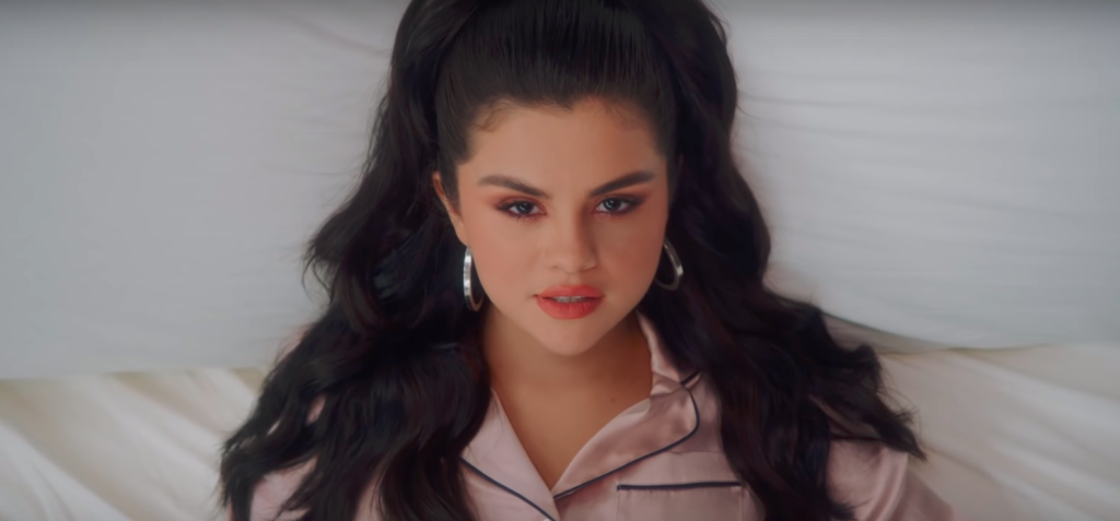 Selena Gomez fala sobre novo álbum: “Chegará muito em breve”