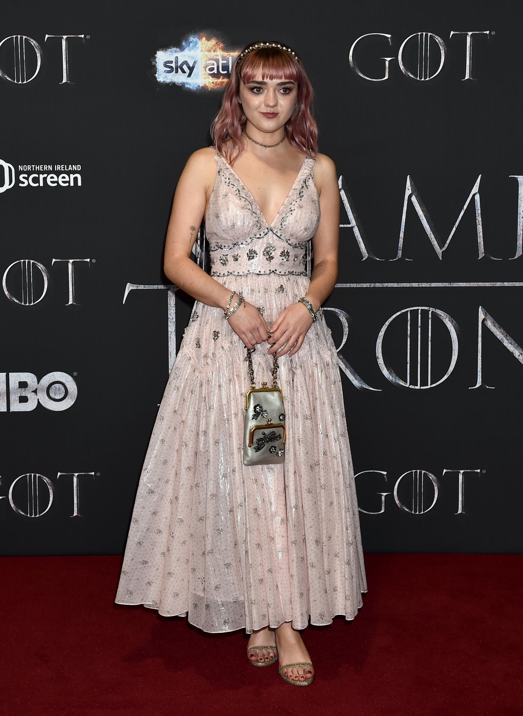 maisie-williams-premiere-game-of-thrones