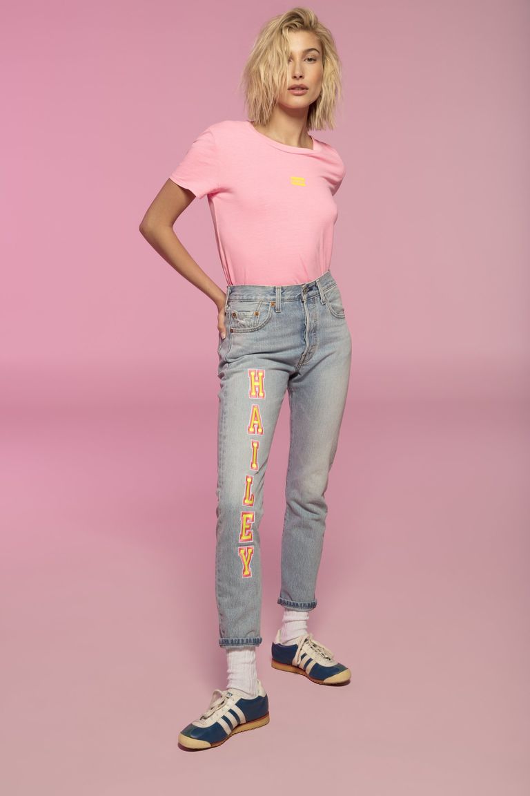 hailey-bieber-levis Hailey Bieber na campanha do jeans 501 da Levi's