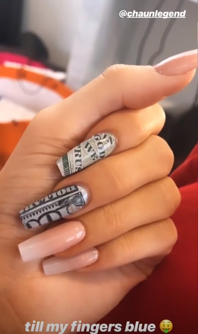 nail-art-kylie-jenner-1