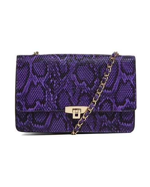 Bolsa crossbody Riachuelo (R$ 119,90*).