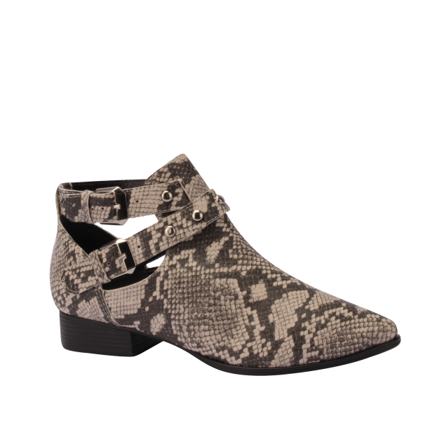 Ankle boot Via Uno (R$ 149*). Ankle boot Via Uno (R$ 149*).