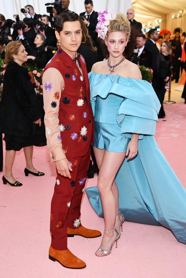 cole-sprouse-lili-reinhart-met-gala-riverdale cole-sprouse-lili-reinhart-met-gala-riverdale