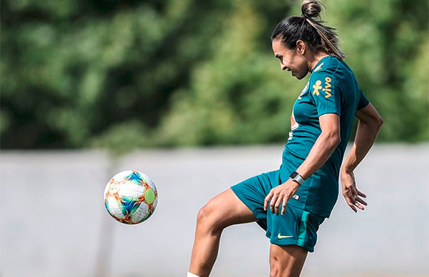Marta sofre lesão na coxa durante treino para a Copa do Mundo Feminina