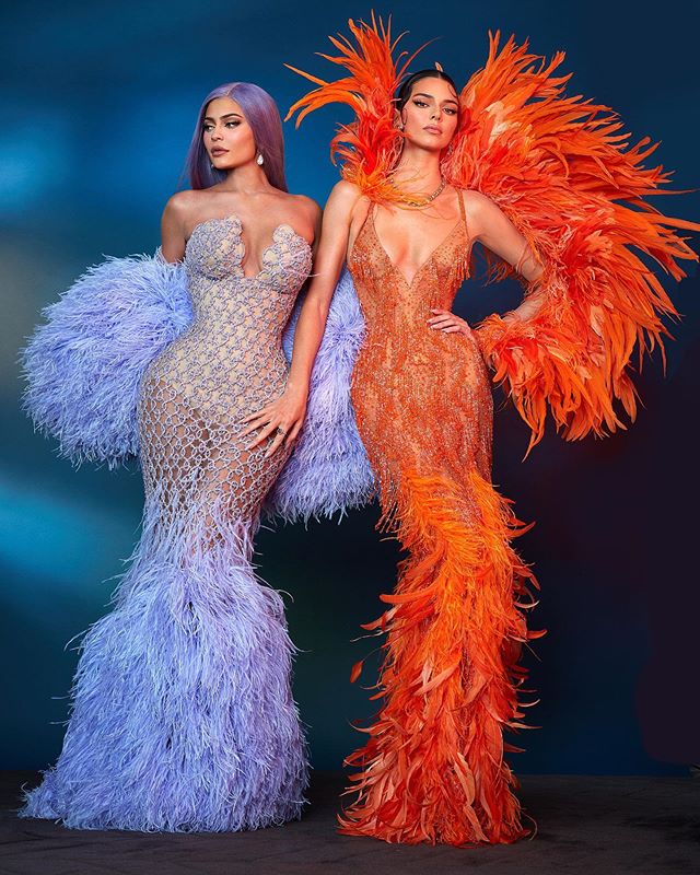 Twitter não perdoa Kylie e Kendall Jenner no MET e gera os melhores memes!
