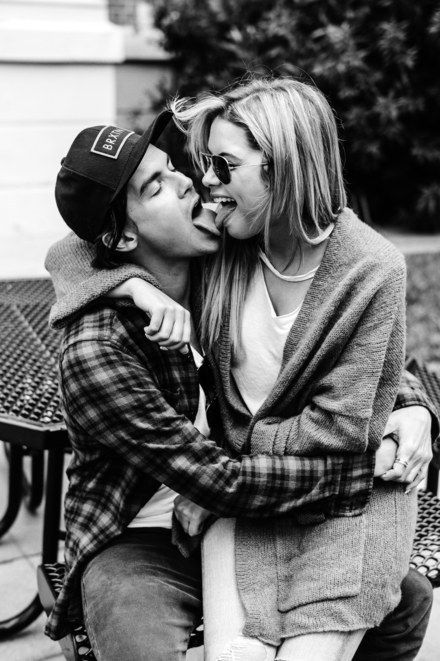 Eita! Parece que Tyler Blackburn e Ashley Benson tiveram um lance