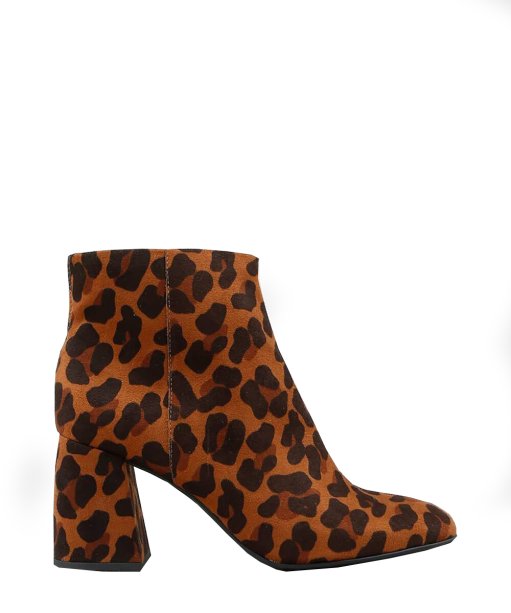 Bota animal print C&A (R$ 159,99*).