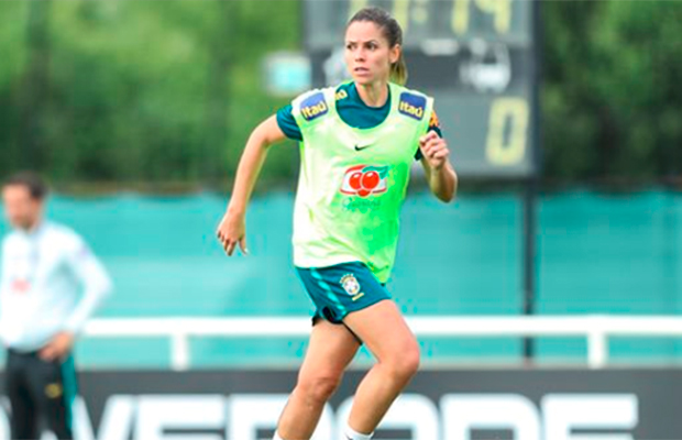 Zagueira Érika sofre lesão e está fora da Copa do Mundo Feminina