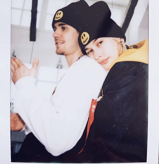 Justin Bieber mostra detalhes da mansão onde mora com Hailey Bieber