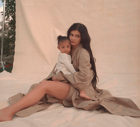 Stormi, filha de Kylie Jenner, foi internada por conta de reação alérgica