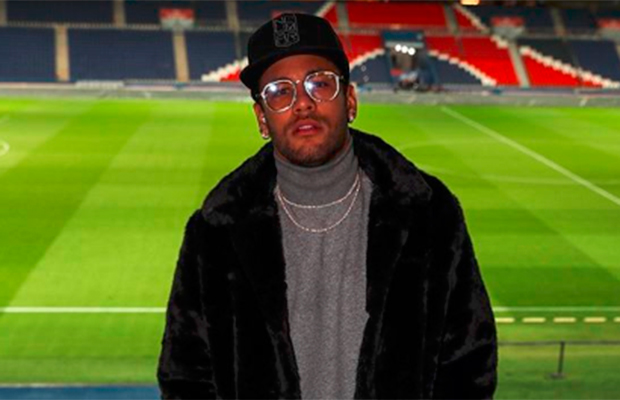 Neymar é acusado de estupro; vítima diz que jogador foi violento e agressivo