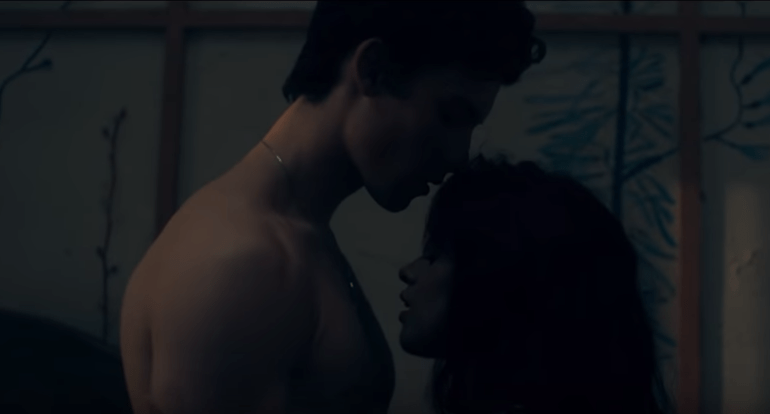 Uau! Camila Cabello e Shawn Mendes estão calientes no clipe de Señorita