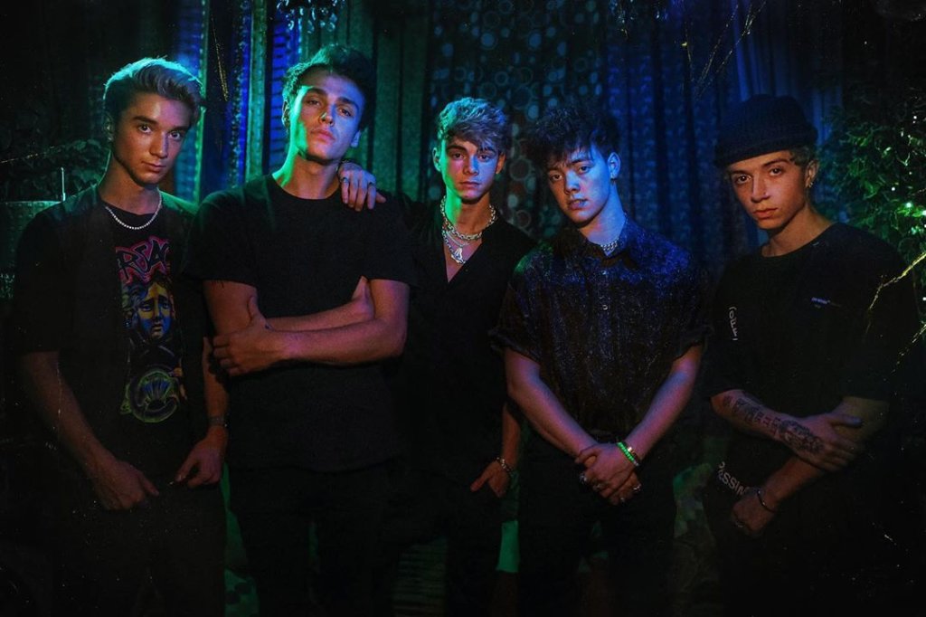 Why Don’t We se apaixona por brasileira na música Come to Brazil