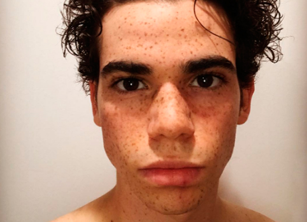 Cameron Boyce, ator de Descendentes, morre aos 20 anos