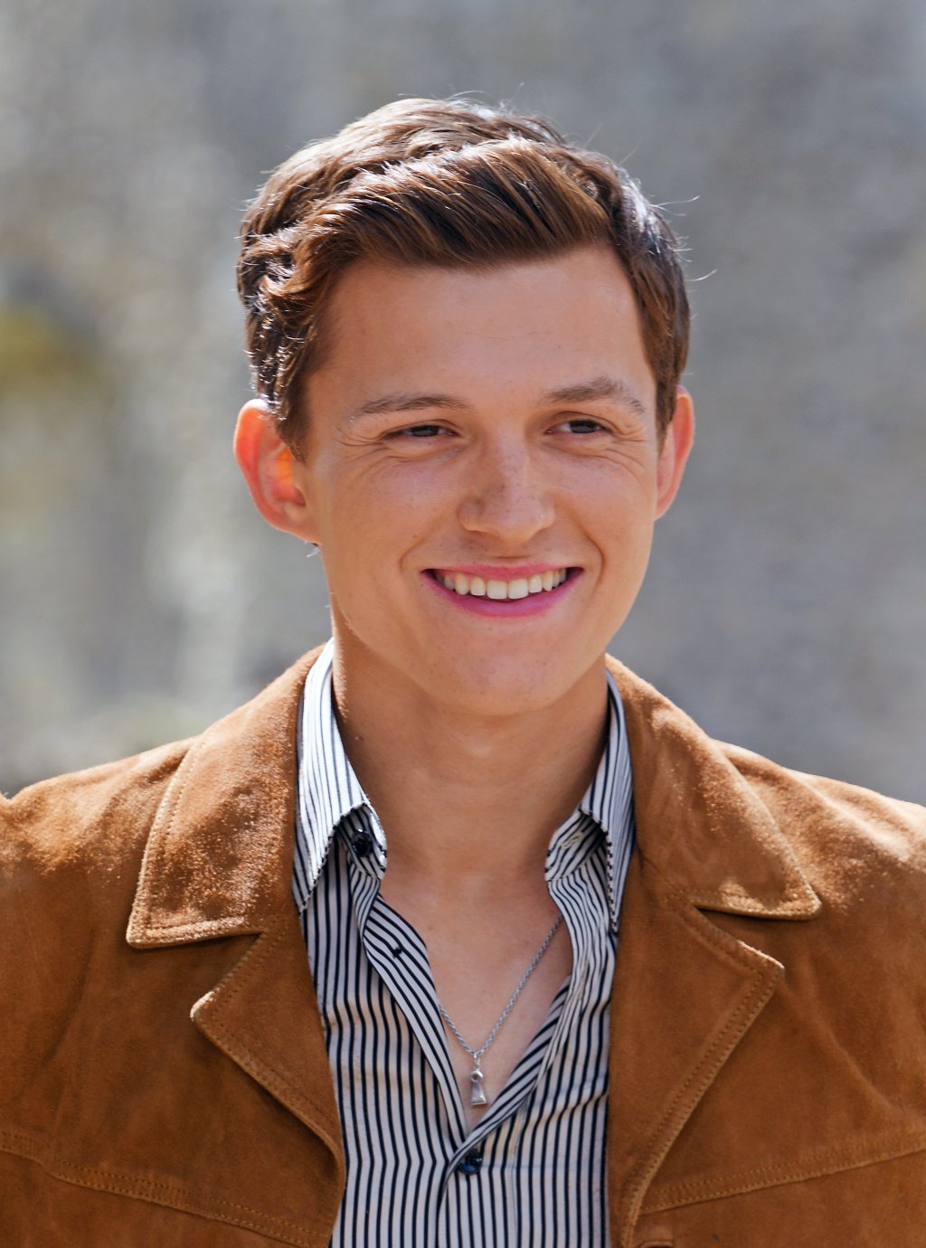 Descobrimos quem é a menina que foi vista com Tom Holland!