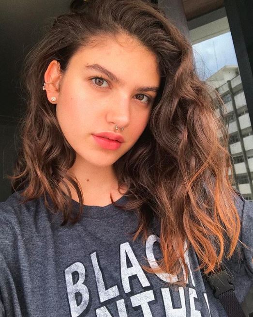 Giovanna Grigio usou uma fantasia de Stranger Things – e a gente amou!