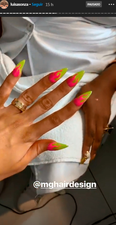 luisa-sonza-nail-art-verde-fogo-pink luisa-sonza-nail-art-verde-fogo-pink