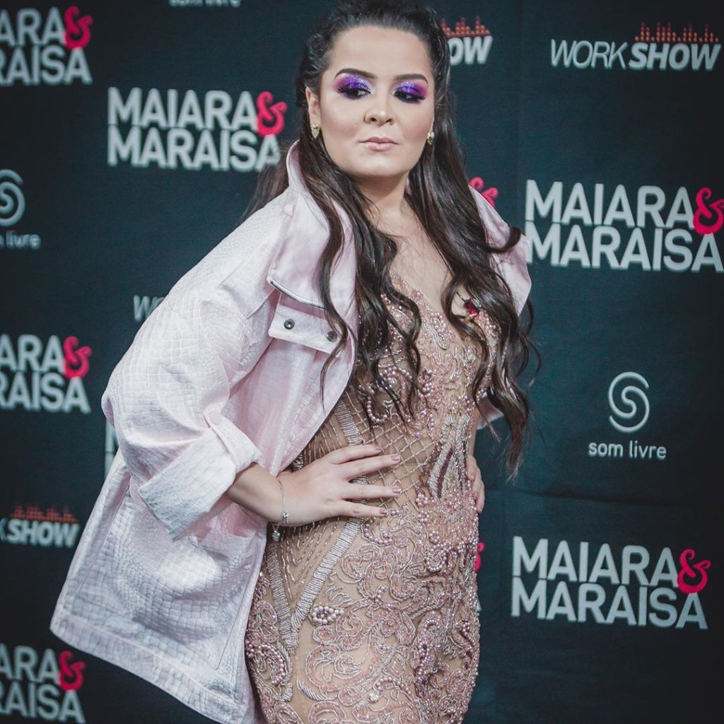 Fãs assustam cantora ao invadir hotel: “Querem me matar do coração”