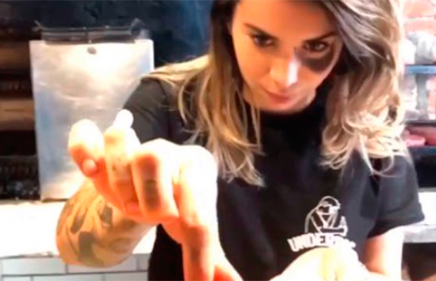 Restaurante se defende após postar vídeo de mulher apanhando: “sátira”