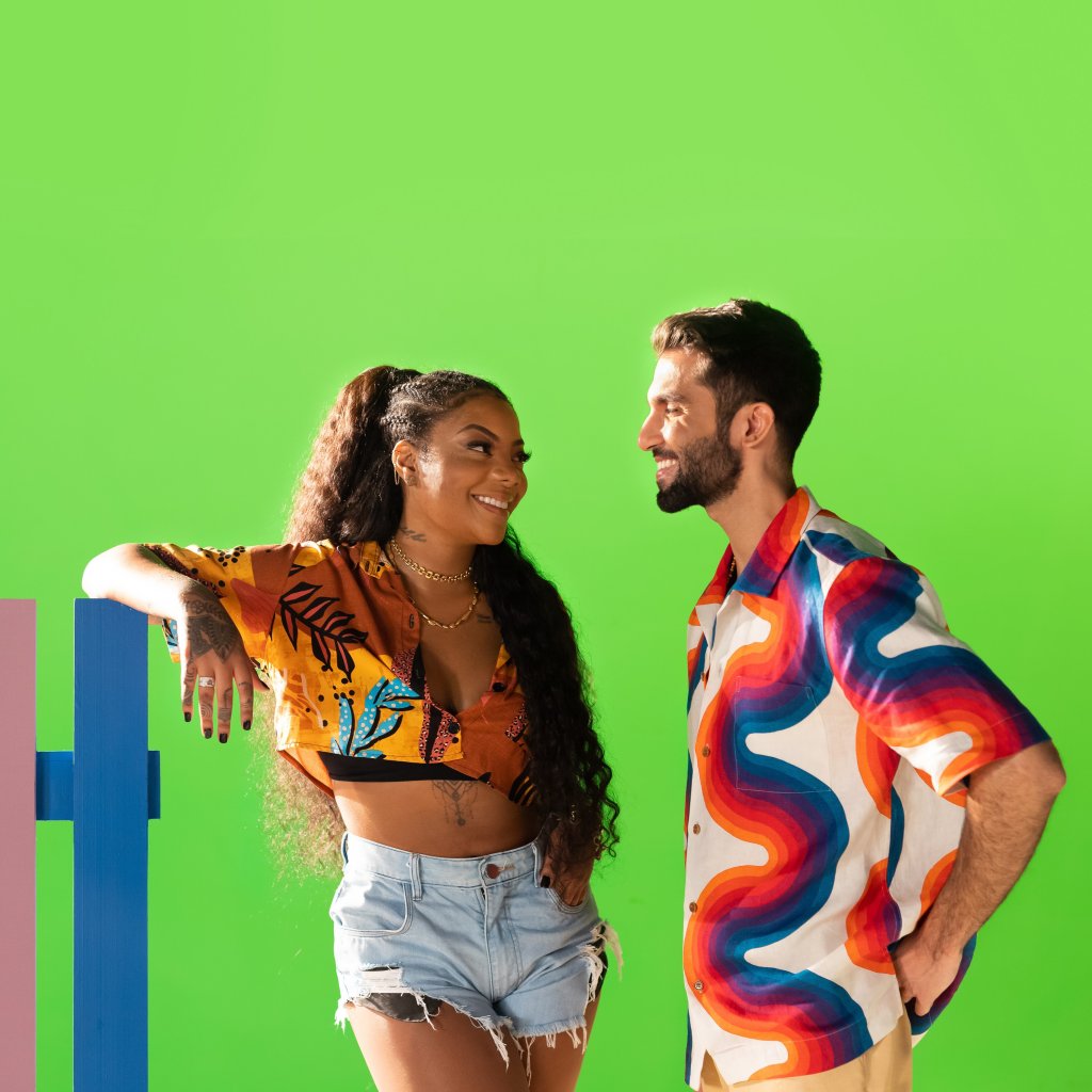 Silva e Ludmilla estão lindos no clipe de Um Pôr-Do-Sol na Praia