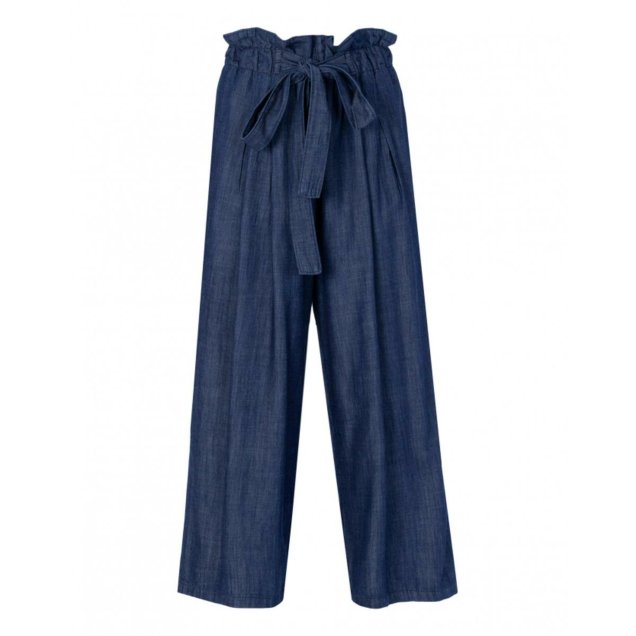 Calça pantacourt de elástico Zattini (R$ 189,90*). Calça pantacourt de elástico Zattini (R$ 189,90*).