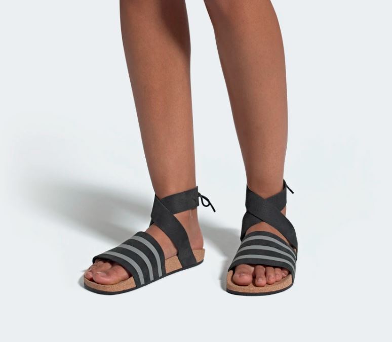 Adidas lança sandália Adilette que amarra no tornozelo2