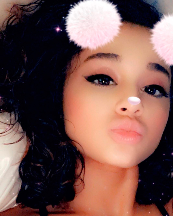 ariana-grande-cabelo-cacheado ariana-grande-cabelo-cacheado