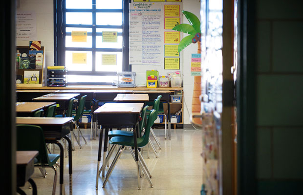 Jovem invade escola e fere alunos com machadinha no Rio Grande do Sul