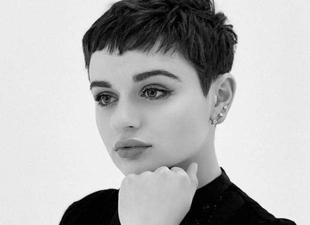 A versão ondulada do cabelo curtinho de Joey King ficou tão fofa!