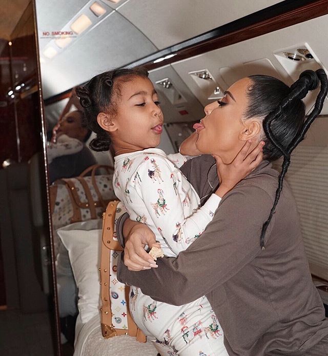 Kim Kardashian provou que North West é a nova fashionista da família