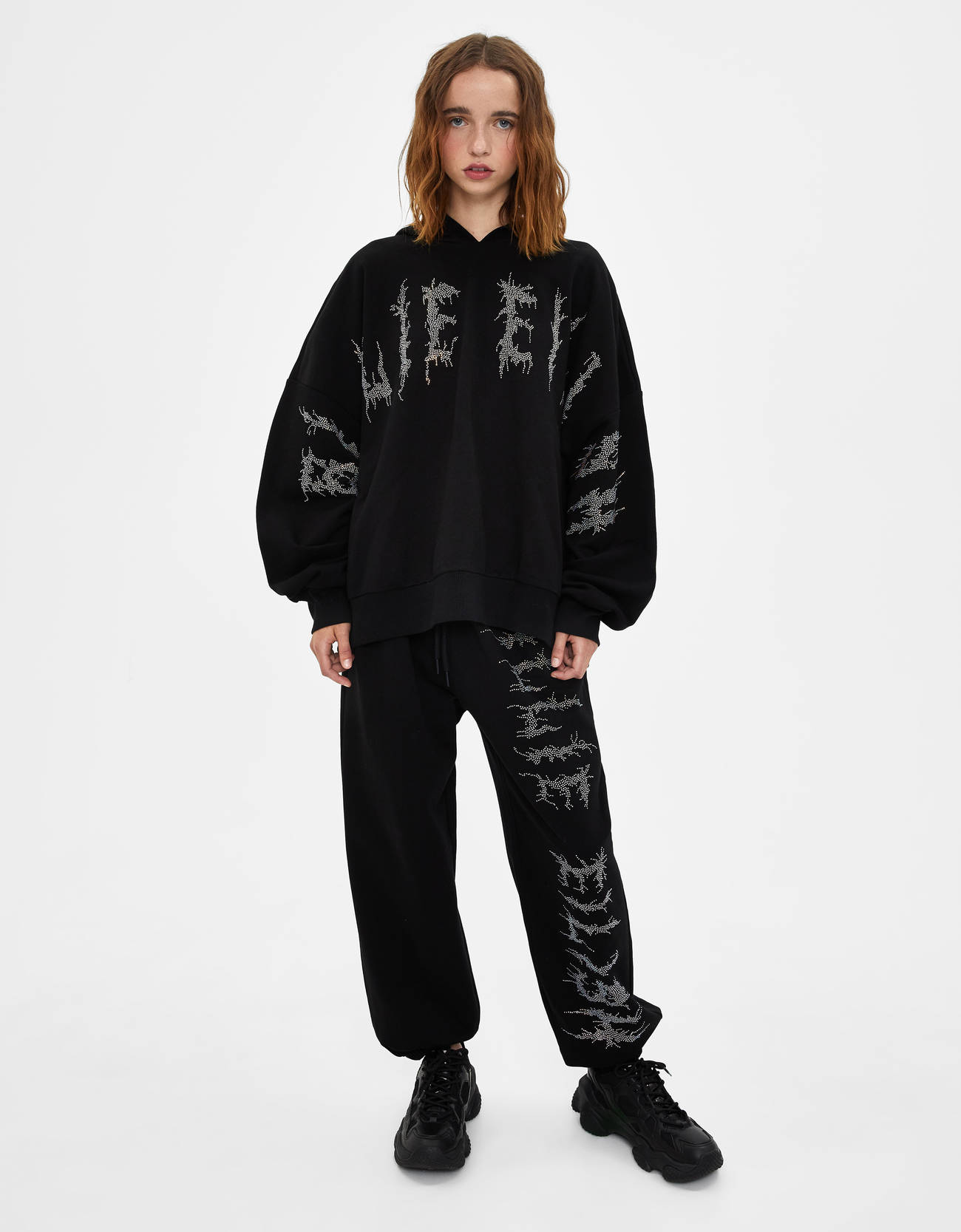 billie-eilish-bershka-06