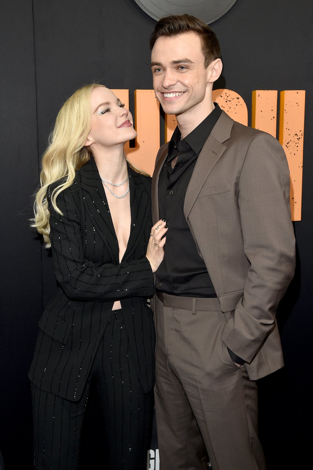 Dove Cameron confirma fim de namoro com Thomas Doherty: “Difícil”