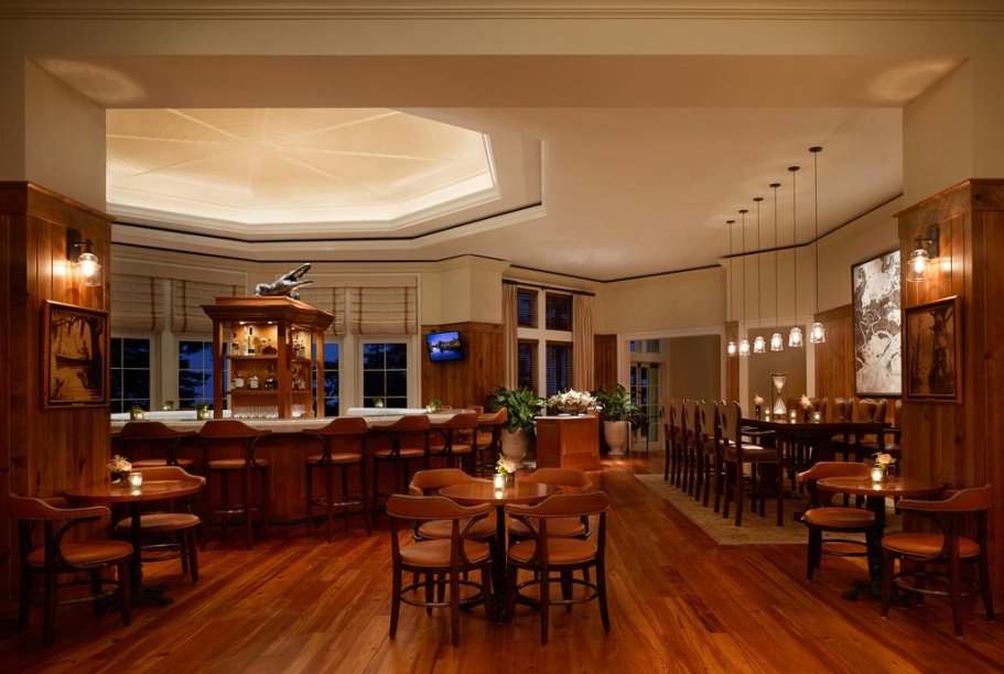 Os dois fecharam algumas áreas comuns do hotel, como o restaurante principal