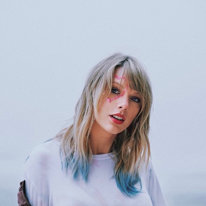 É oficial: Taylor Swift é a artista da década para American Music Awards