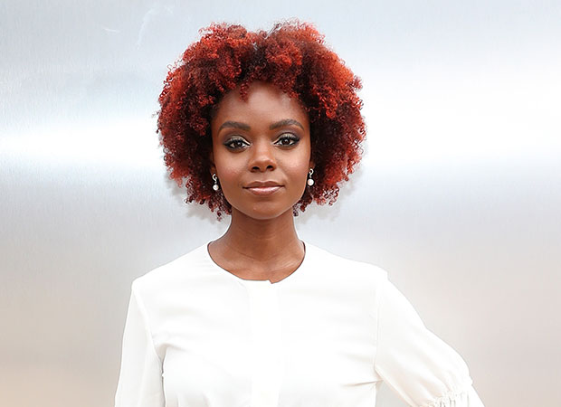 Look do Dia: Ashleigh Murray realçou a cor do seu cabelo com este visu