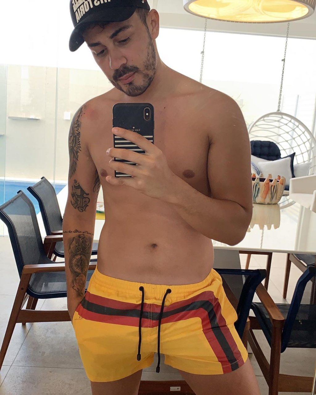 Artista sobre ter seu quadro riscado por Carlinhos Maia: “Indignação”